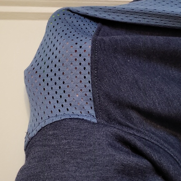 Under armour long sleeve - Picture 3 of 4